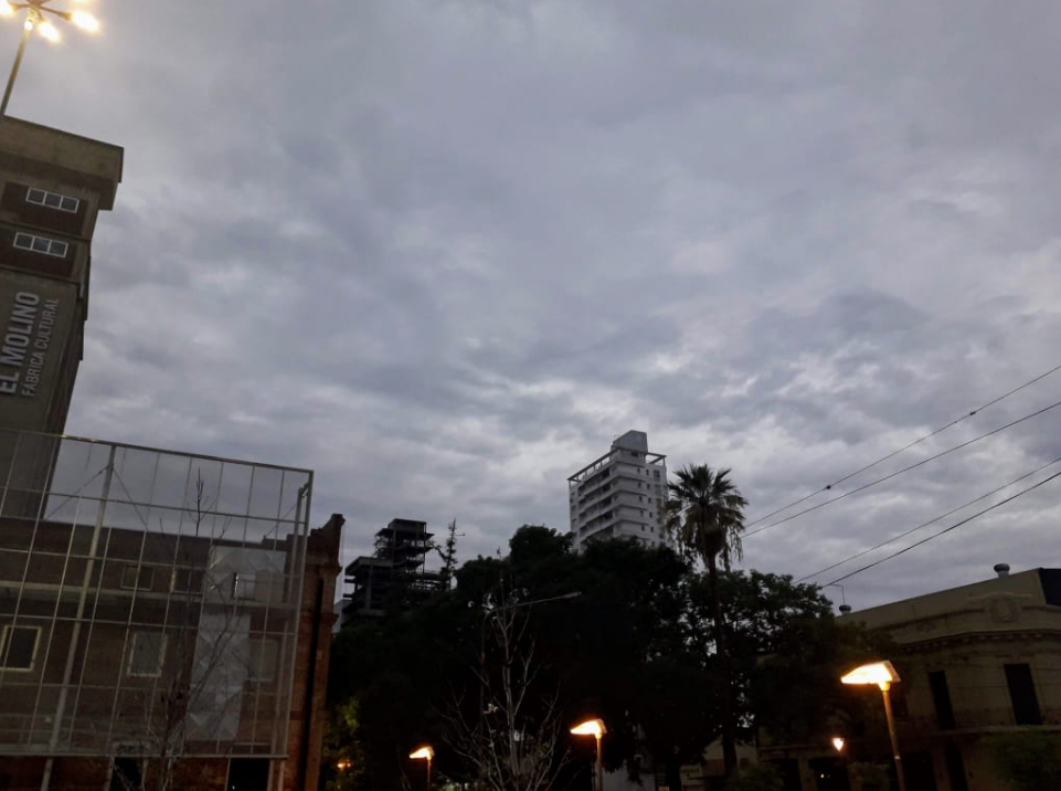 Se cierra la semana con cielo nuboso y perspectivas de lluvias para la noche | Información General