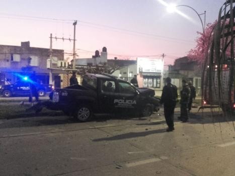 Persecusión y vuelco con dos policías heridos y tres narcos detenidos | Noticias