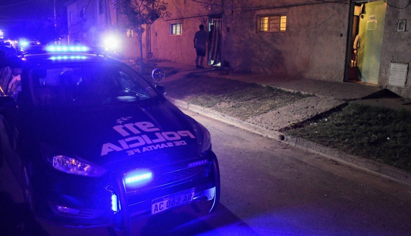 Horror en Rosario: entró a robar y abusó sexualmente de ella delante de su novio | Noticias