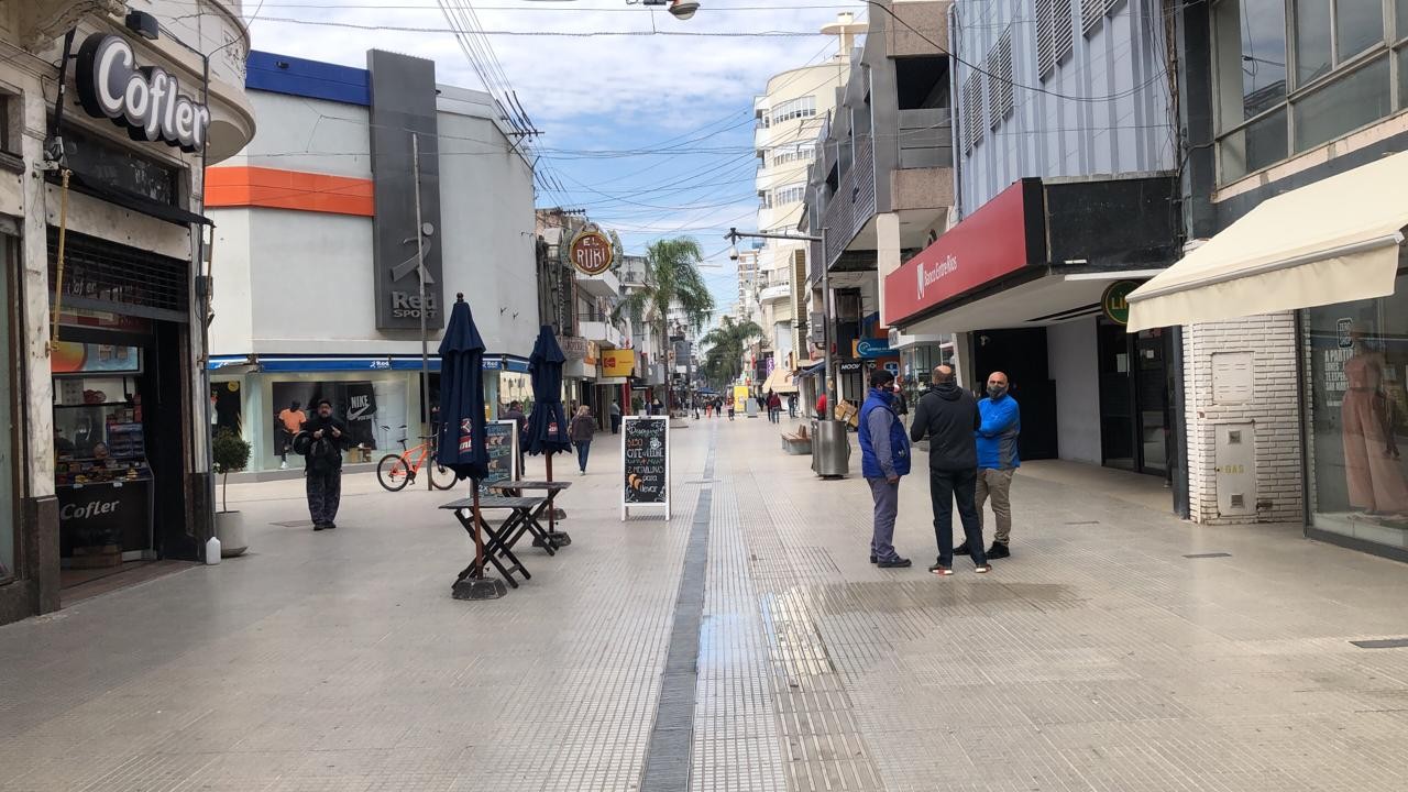 Notificaron a comercios del microcentro que abrieron sus puertas este sábado | Información General