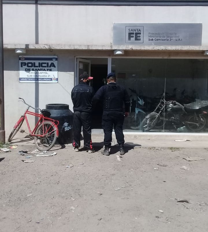 Intentó robar en la Escuela Centenario de Bolivia y fue detenido | Información General