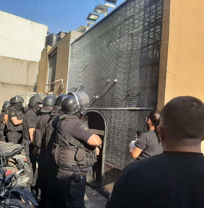 Aprehendieron a un joven que intentó ayudar a evadir a alojados de un penal | Noticias