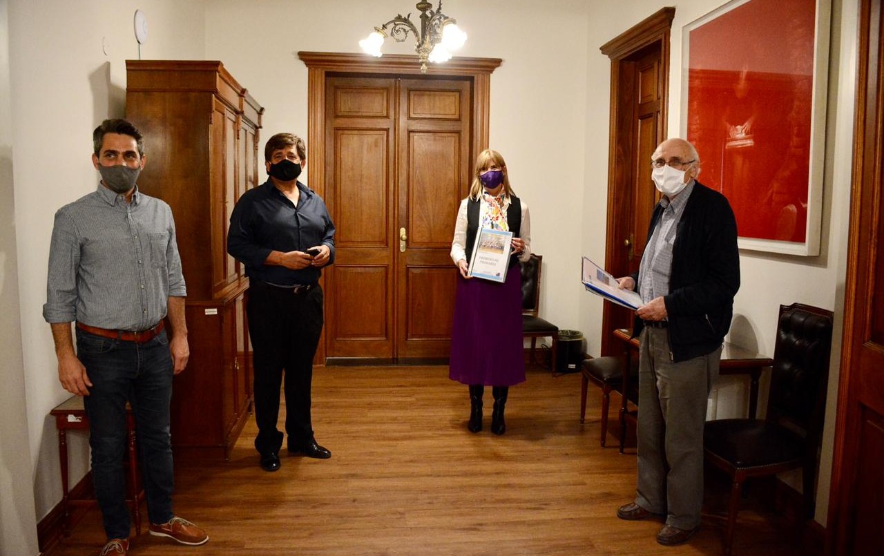 Provincia entregó aportes a Los Sin Techo y la Liga Infantil de los Barrios | Información General