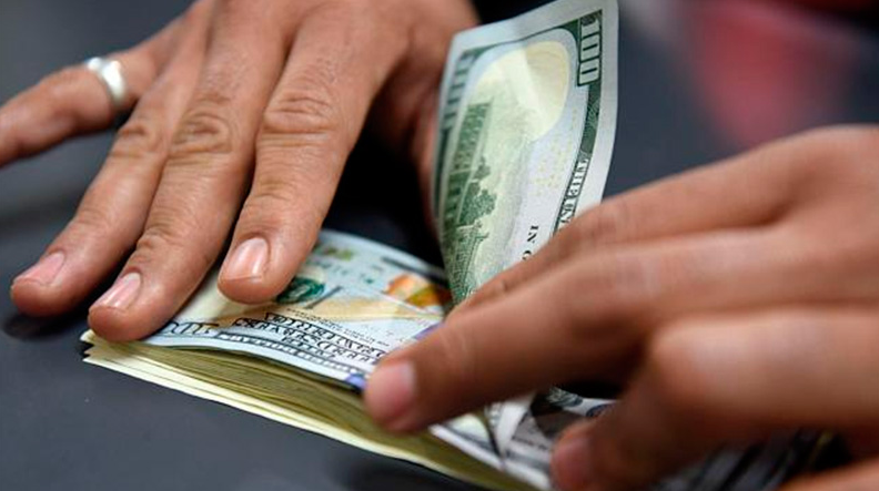 Bancos vuelven a vender dólar ahorro: Las restricciones y a cuánto cotizará | Nacionales