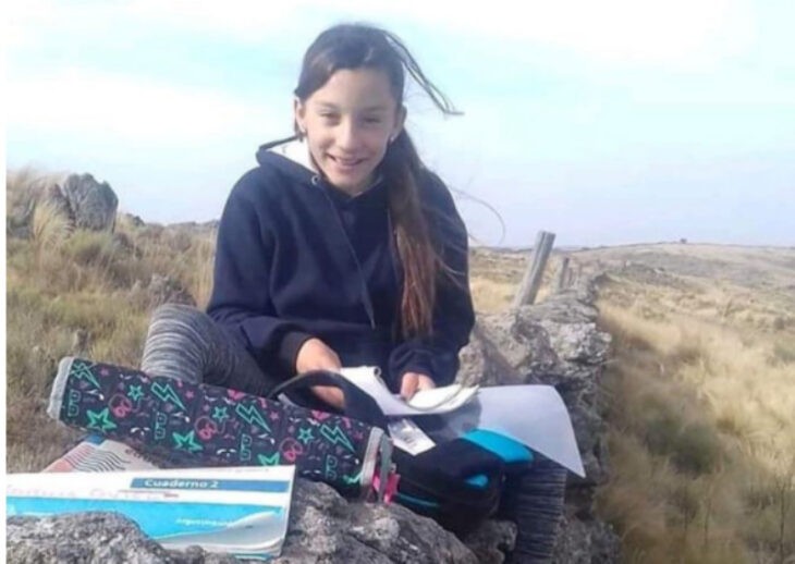 Caminaba todos los días 3 kilómetros para hacer la tarea y una empresa le instaló una antena de internet en la casa | Redes