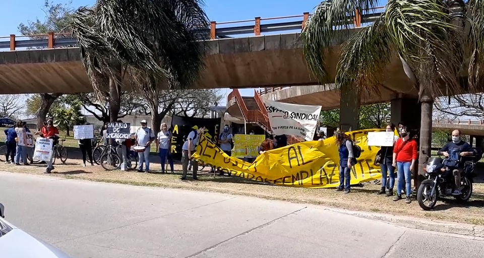 Docentes reemplazantes y asistentes escolares piden salario de emergencia | Noticias