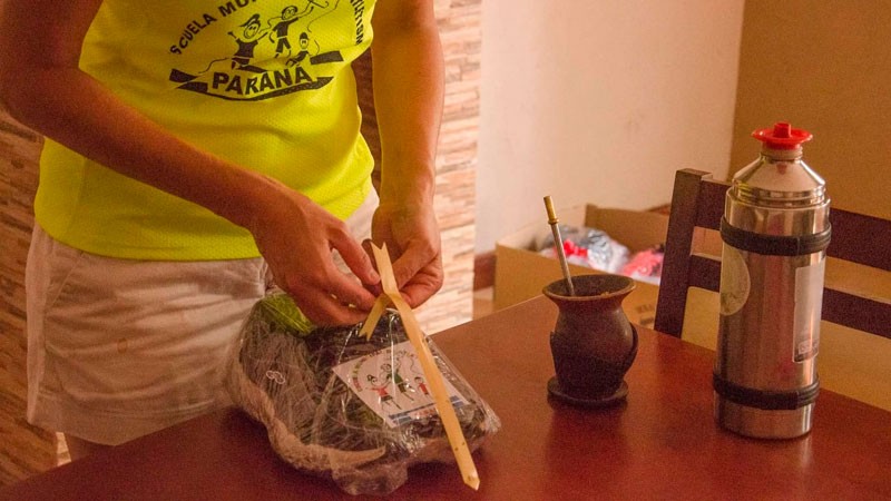 Paraná: campaña solidaria busca recolectar zapatillas para chicos que practican atletismo | Juntos y solidarios