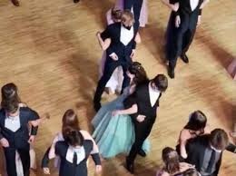 Video viral: así se baila en los casamientos en la era del coronavirus | Redes