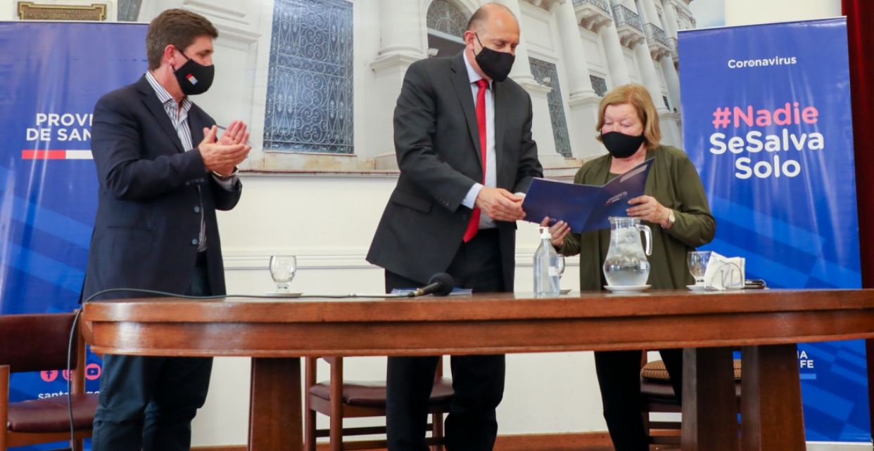 Perotti entregó más de 12,5 millones de pesos a localidades del departamento Las Colonias | Información General