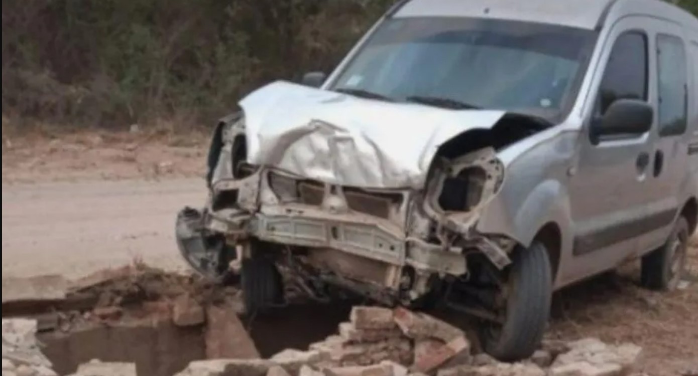 Salta: chocó una tumba de más de 100 años y el esqueleto quedó al aire libre | Información General