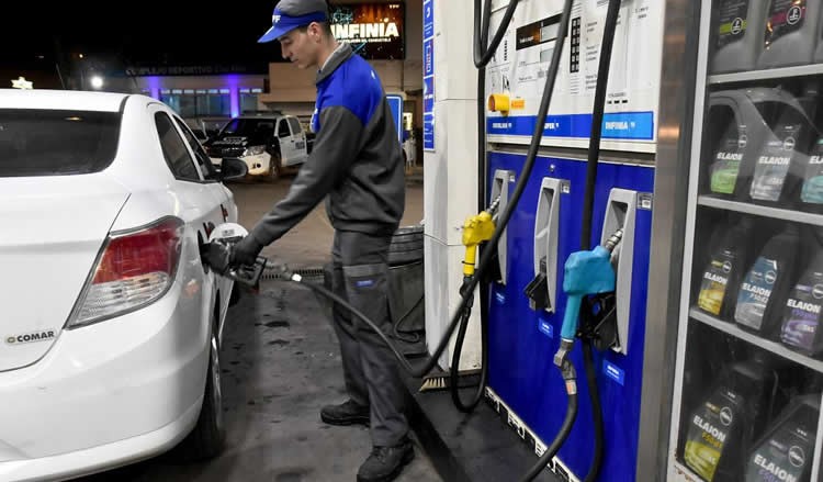 YPF aumentó desde la medianoche un 3,5% promedio sus combustibles | Nacionales