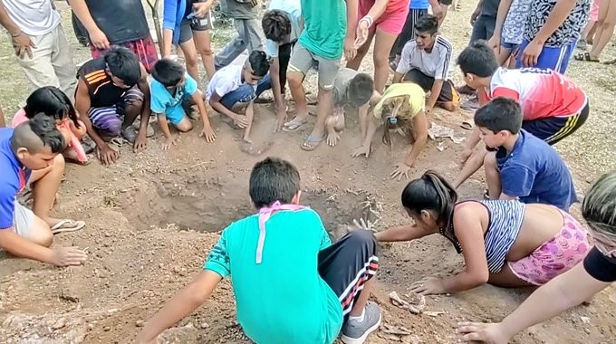 La foto de los amiguitos despidiendo a Abigail, la nena de 9 años asesinada en Tucumán | Nacionales