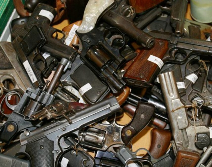 Armas sin papeles: estiman que hay entre 3 y 4 millones, y advierten sobre escasez de controles | Información General