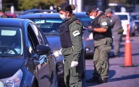 Pin de honor: Distinguen a efectivos de las fuerzas de seguridad que trabajaron en la cuarentena | Nacionales