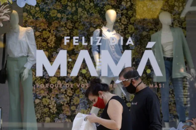 Las ventas en comercios minoristas cayeron 14,9% en octubre | Noticias