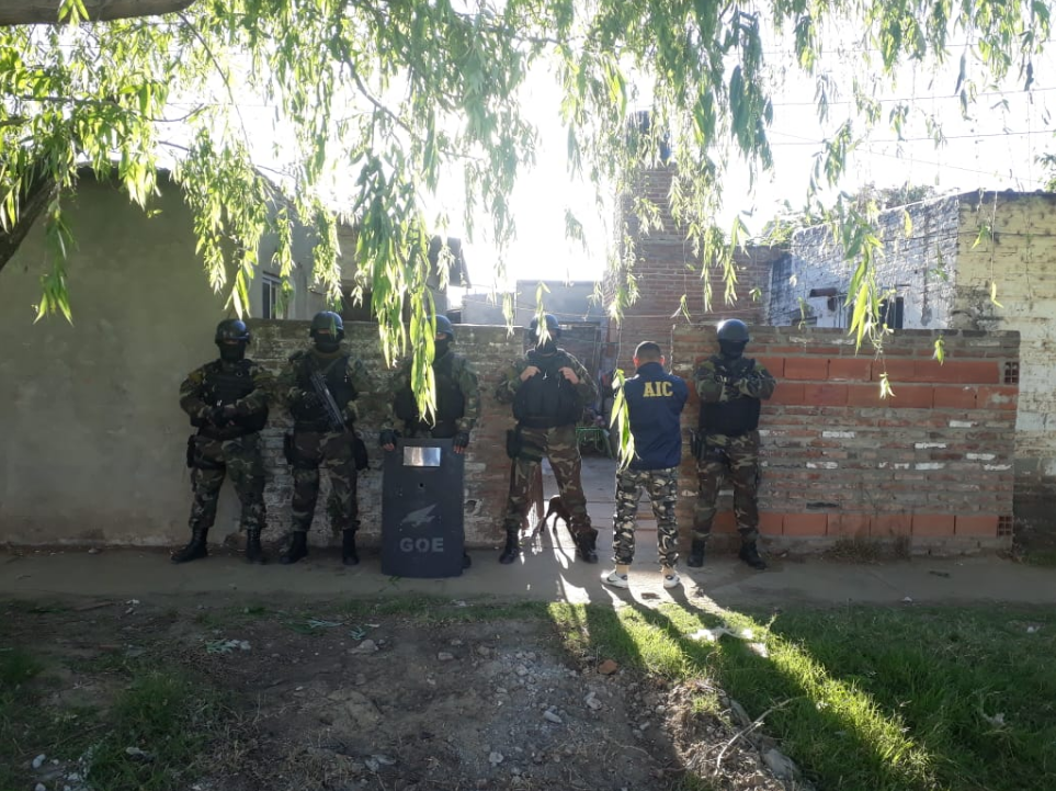 Detuvieron a cinco personas en Santo Tomé con vainas servidas y cocaína | Noticias