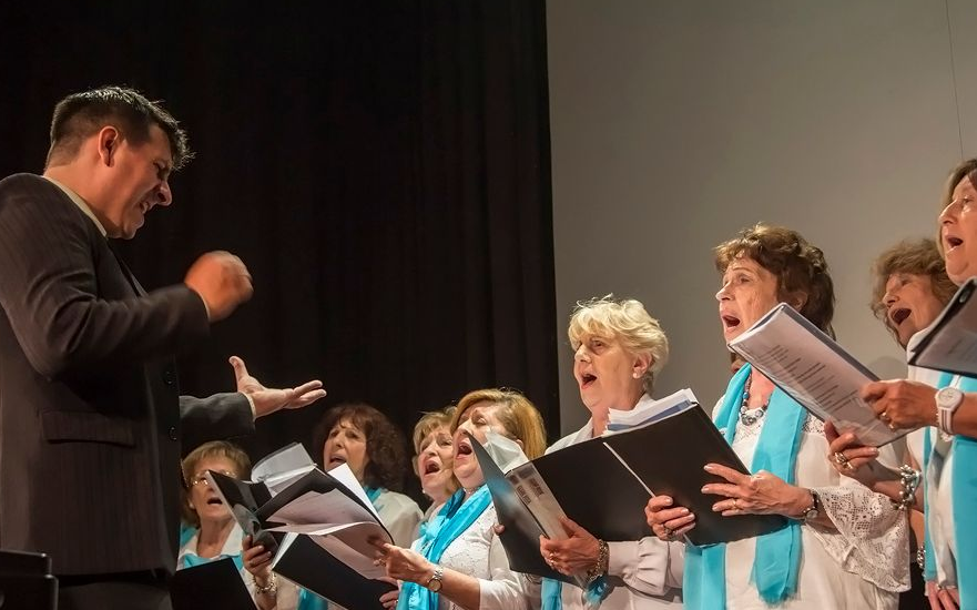 Personas mayores: el desafío de adaptarse a la virtualidad | Información General