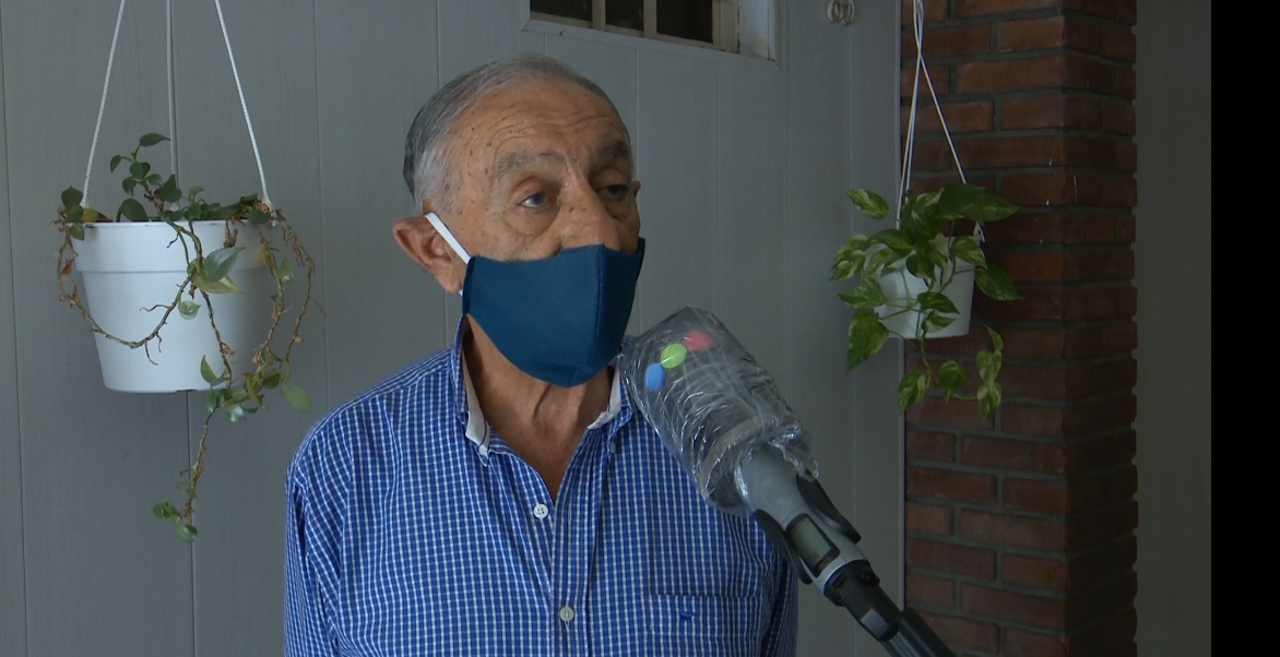 Entraron a robar y se encontraron con su suegra de 94 años: "al menos le dieron un vaso con agua" | Noticias