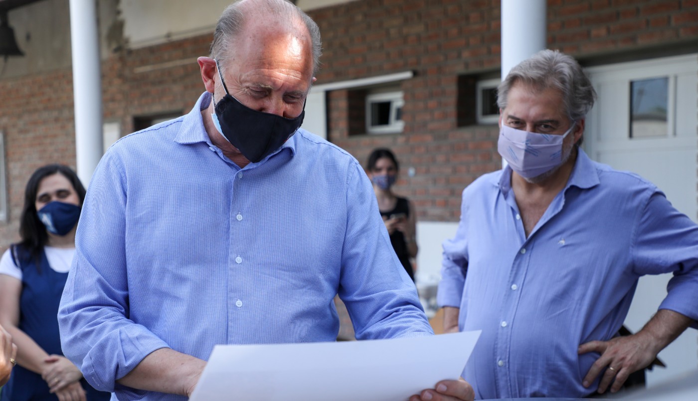 Perotti entregó fondos a la escuela Santa Mónica para que construya su propio comedor | Noticias