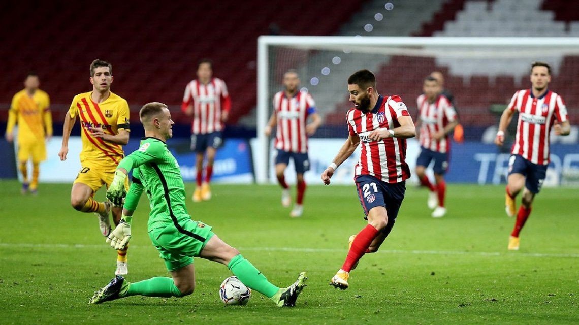 El Atlético de Madrid le ganó al Barcelona y sigue firme en la punta | Deportes