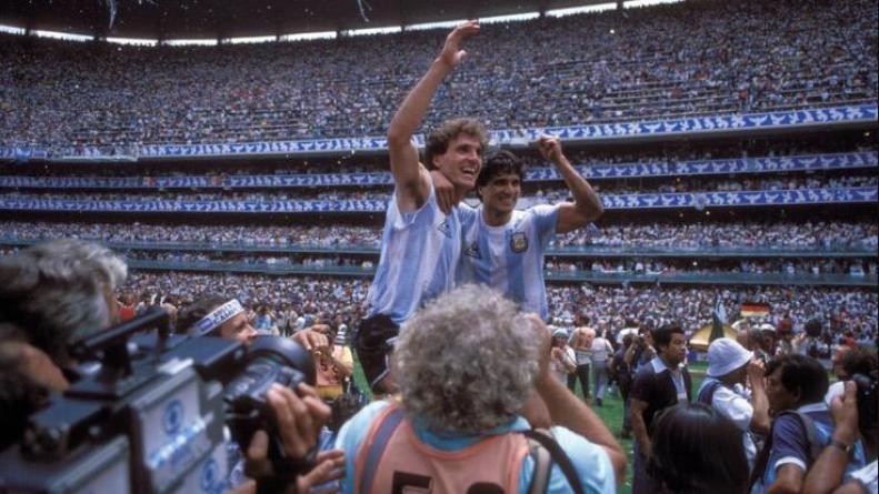 Ruggeri y otros campeones del mundo en el '86 fueron a despedir a Maradona | Noticias