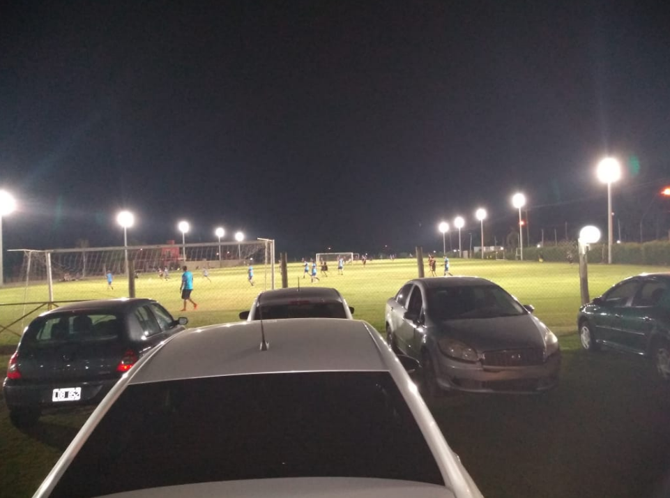 Desactivaron un torneo de fútbol con decenas de personas en Recreo Sur | Noticias