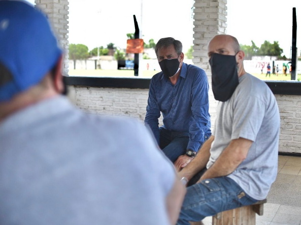 Jatón se reunió con vecinos para definir mejoras en barrio Transporte | Información General