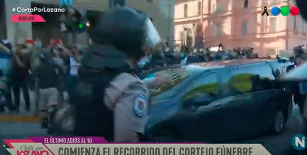 Trasladan el cuerpo de Diego Maradona al cementerio de Bella Vista | Noticias