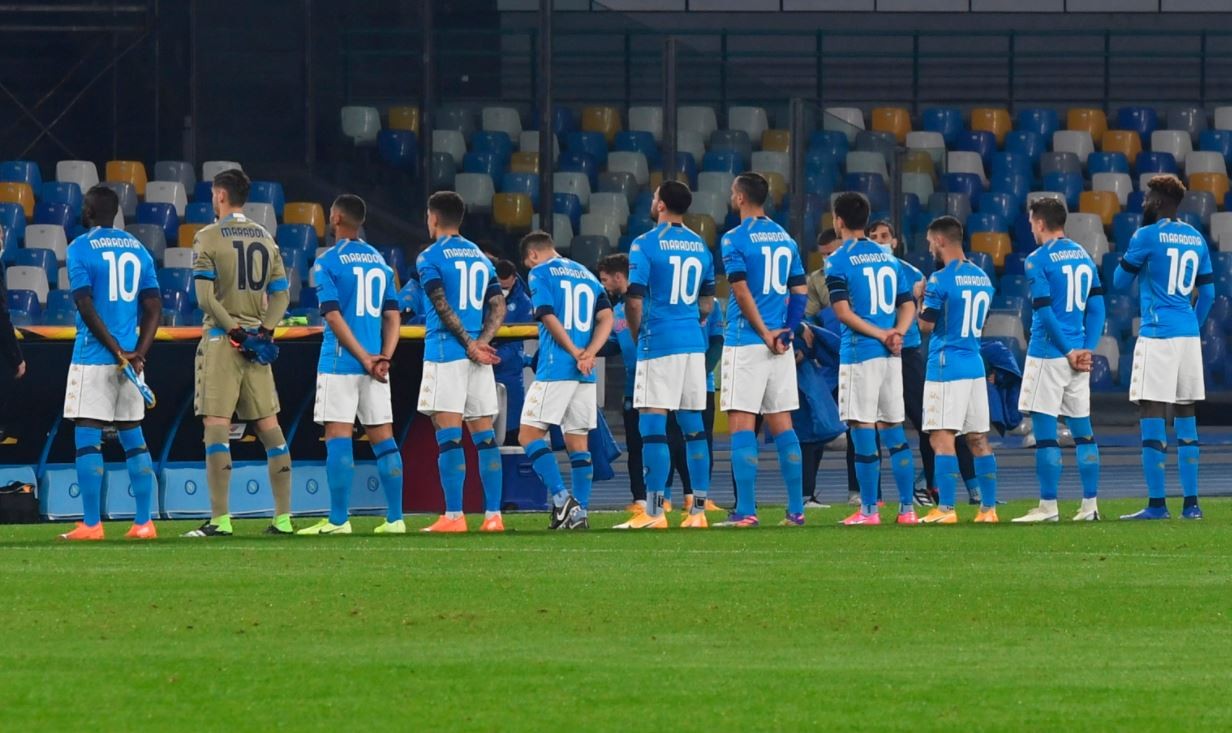 Homenaje a Maradona: jugadores del Nápoli salieron a la cancha con el dorsal número 10 | Deportes