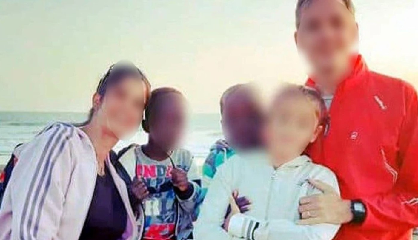 La pareja que abandonó a los hermanitos africanos deberá mantenerlos mientras  buscan una nueva familia | Nacionales