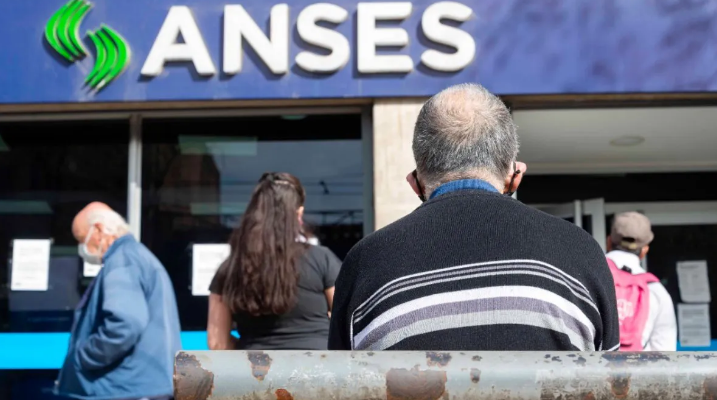 Anses reanuda este mes el cobro de los créditos a jubilados y pensionados | Noticias