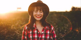 La mayoría de las personas dicen ser felices, según encuesta | Información General