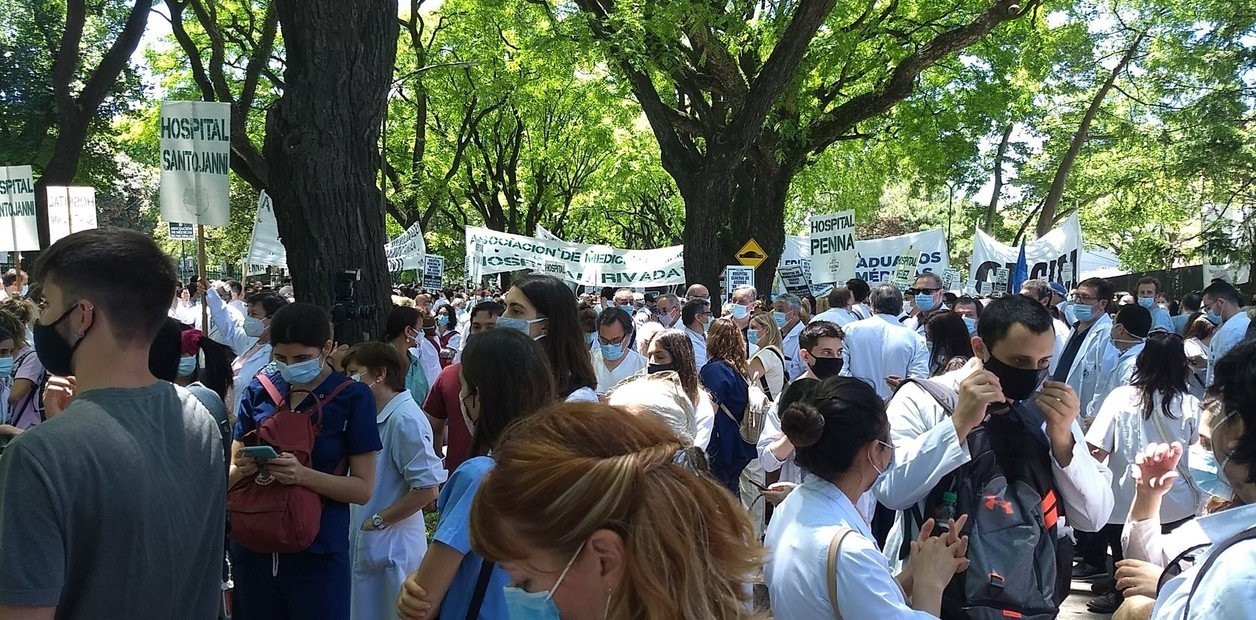 Murió el jefe de obstetricia del hospital Ramos Mejía en una protesta de médicos porteños | Nacionales