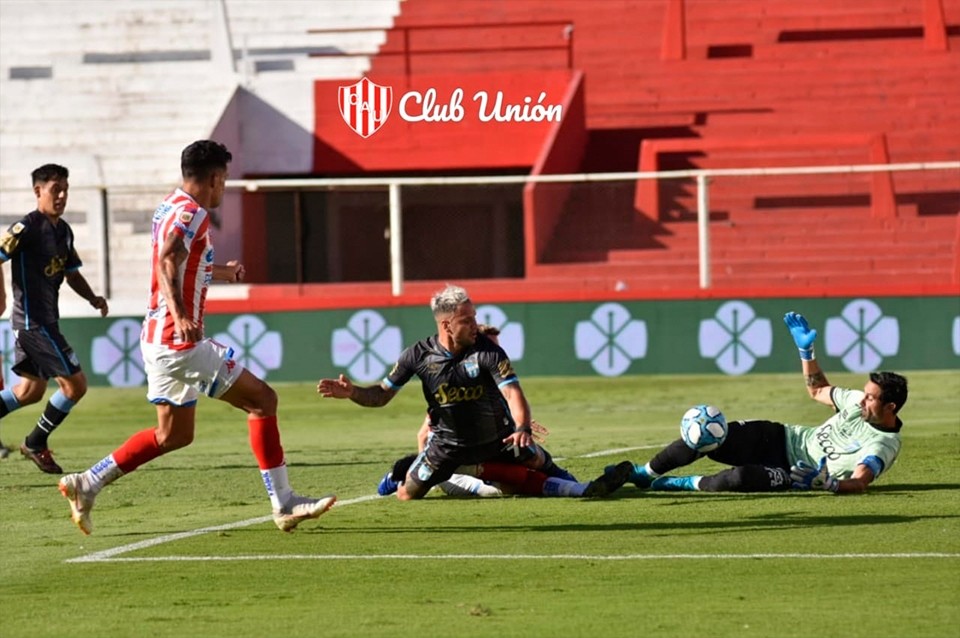 Unión cayó por 5 a 3 ante Atlético y quedó afuera de la Fase Campeonato | Deportes