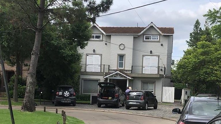 Ordenan la captura del entrenador acusado de violación en la fiesta en la que había jugadores de Vélez | Deportes