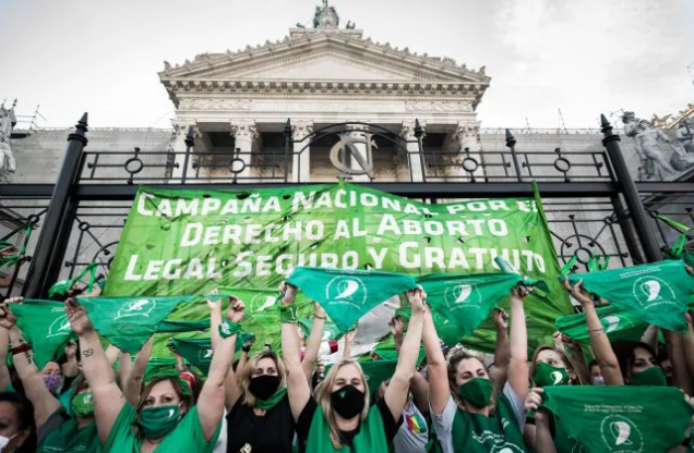 La legalización del aborto, primer debate presencial del año | Legislativas