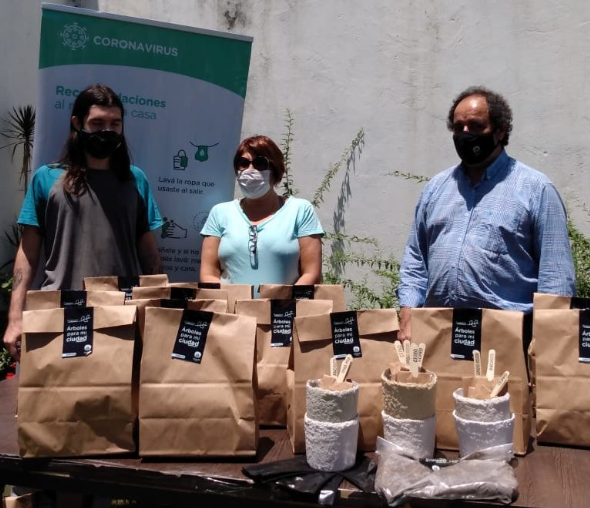 Se entregaron los primeros 32 kits del programa “Árboles para mi ciudad” | Información General