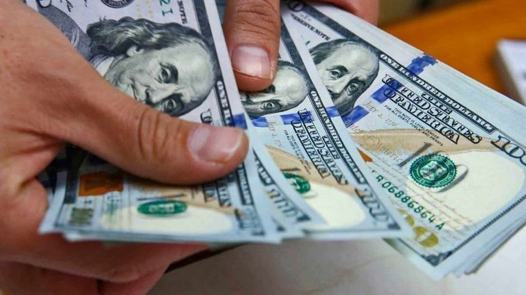 El dólar blue subió tres pesos en el arranque de la semana | Nacionales