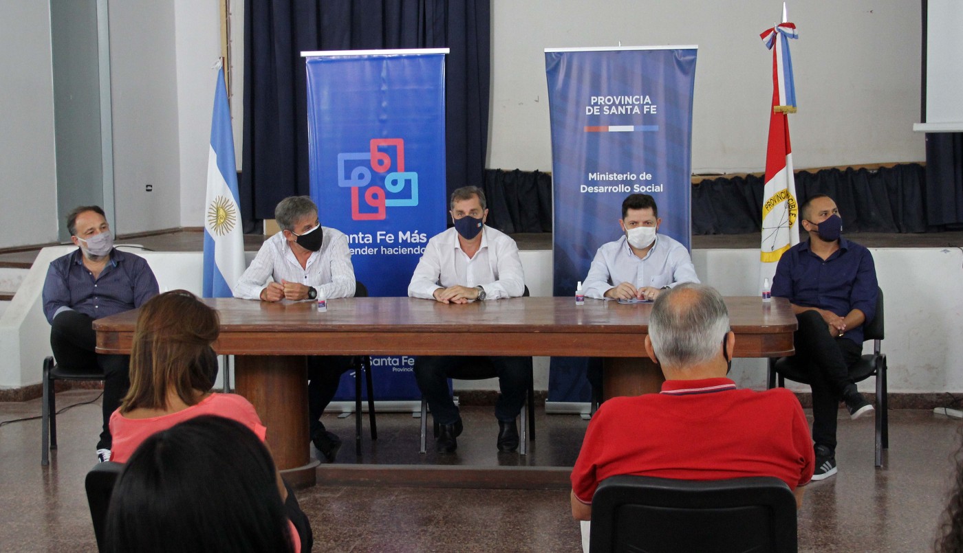 Santa Fe Más: se firmaron convenios con municipios y comunas del departamento La Capital | Noticias