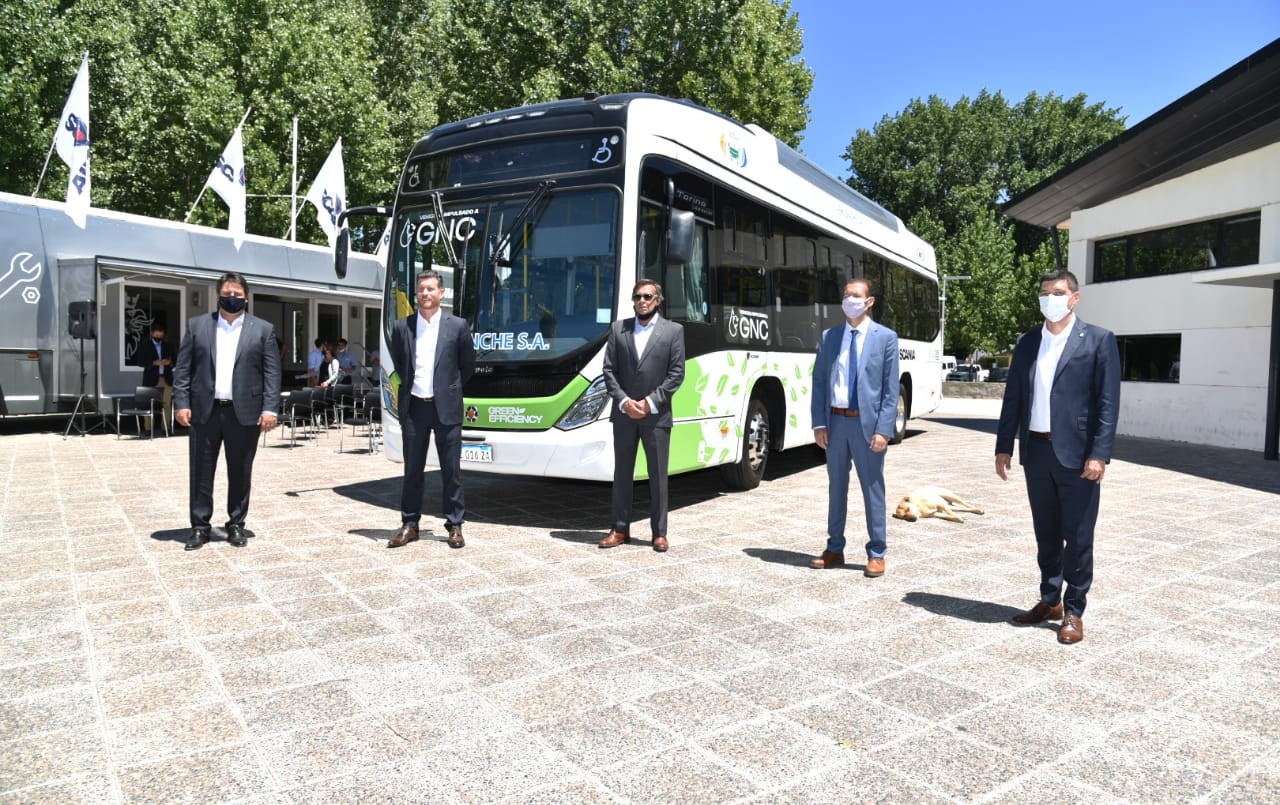 Neuquén tiene su primer colectivo que funciona con combustibles alternativos | Nacionales