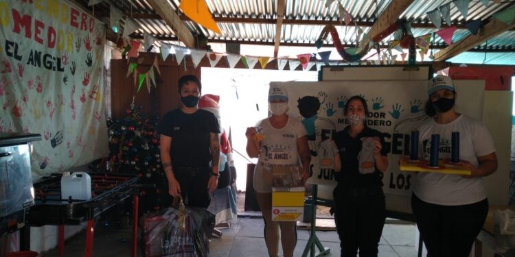 Mujeres presas elaboraron muñecos y títeres para el hospital de Niños de La Plata | Juntos y solidarios