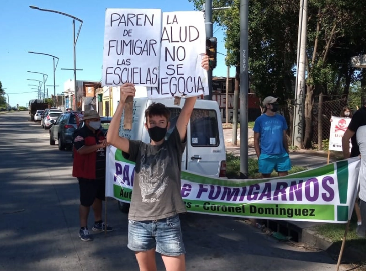 Contra los agrotóxicos: marcharon en caravana por la ruta 18 | Información General