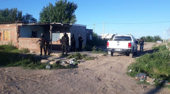 Múltiples allanamientos en Barranquitas en busca de armas de fuego | Noticias