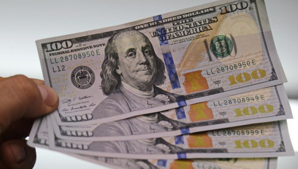 El dólar blue se disparó $7 antes de Navidad | Nacionales