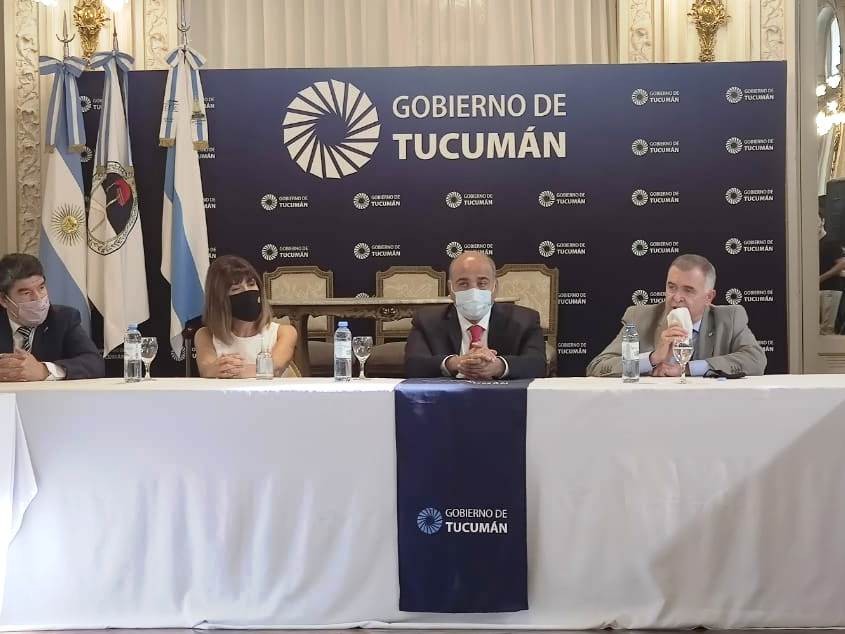 El mea culpa de un gobernador: “Les agradezco por disimular los errores que cometo” | Nacionales