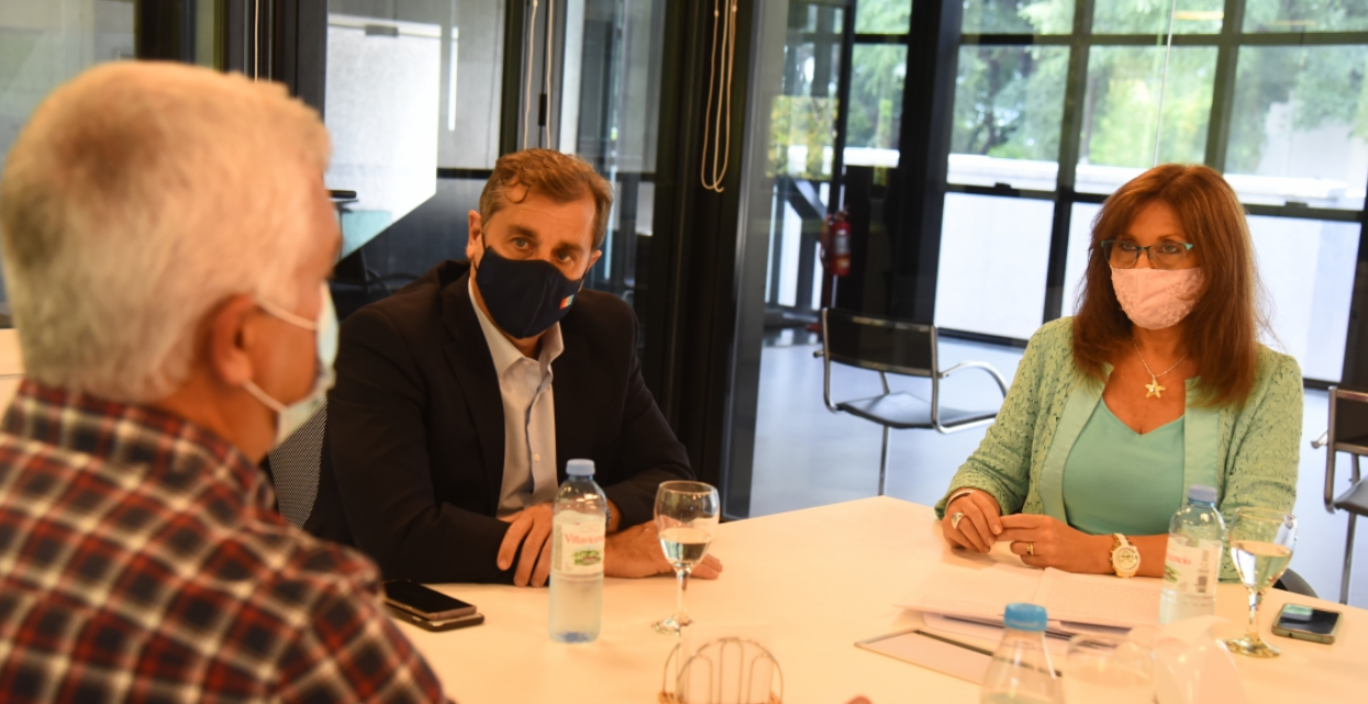 La provincia firmó un convenio con el Colegio de Arquitectos para facilitar trámites de regulación a clubes | Información General