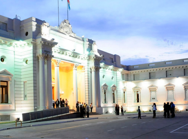 El gobierno provincial podría arrancar el año 2021 sin ley tributaria | Legislativas