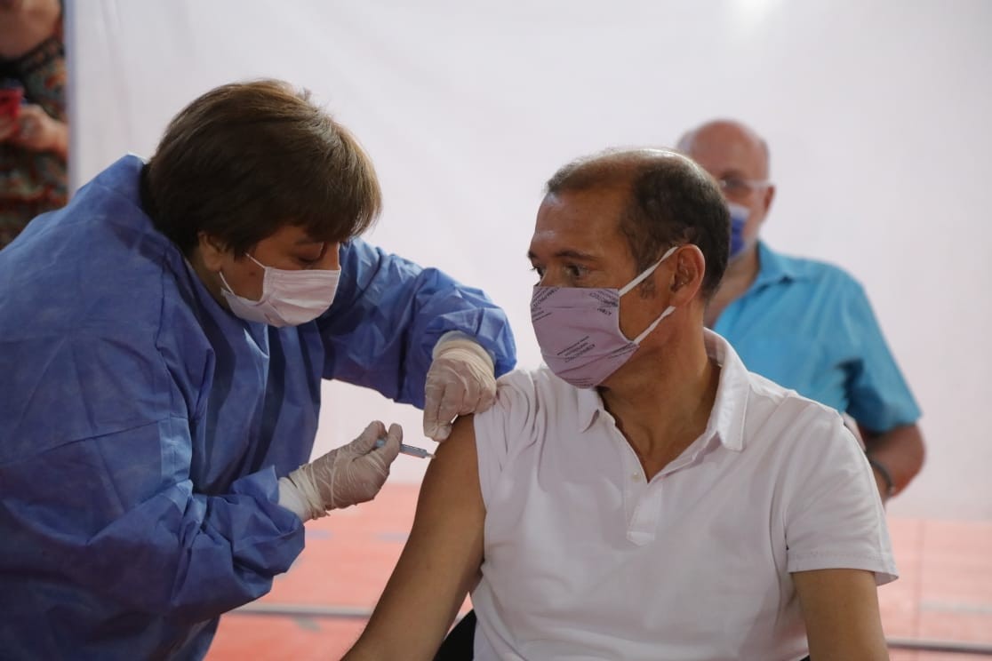 "Vacunarse no es una decisión solo individual sino que es social", dijo el gobernador de Neuquén | Nacionales