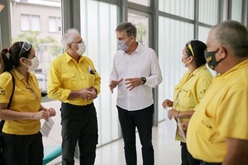 Jatón se hizo presente en el inicio de la vacunación a trabajadores del Cobem | Noticias