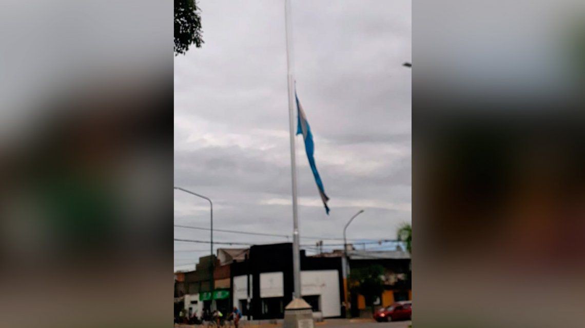 Tucumán: un intendente puso la bandera a media asta por la legalización del aborto | Nacionales